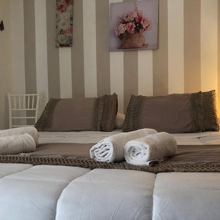 Nicaredda Guest House Catania Bagian luar foto